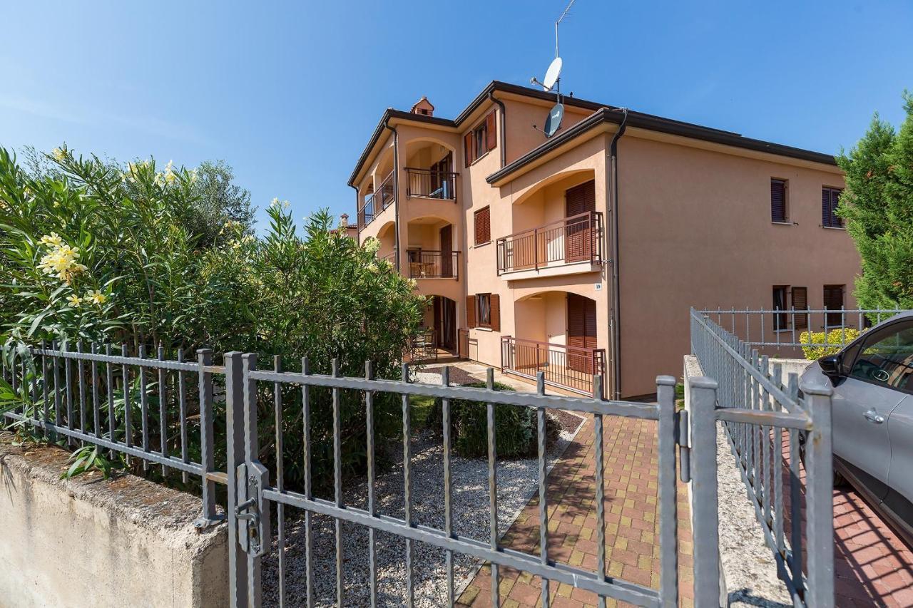 Apartments With A Swimming Pool Novigrad - 7078 Exterior foto