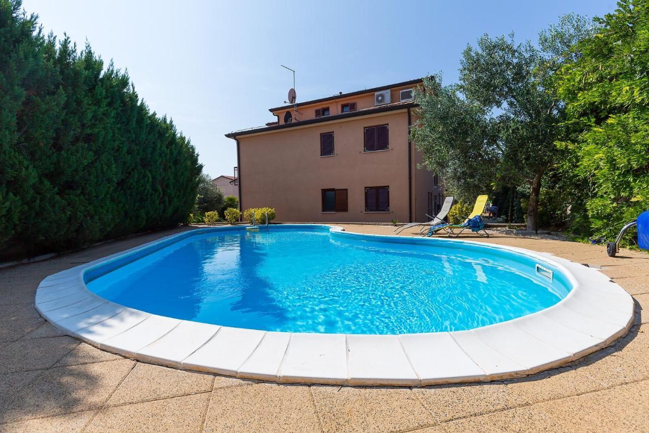 Apartments With A Swimming Pool Novigrad - 7078 Exterior foto