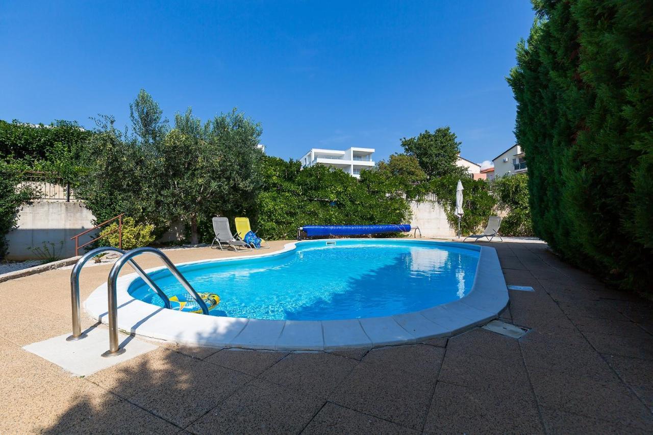 Apartments With A Swimming Pool Novigrad - 7078 Exterior foto