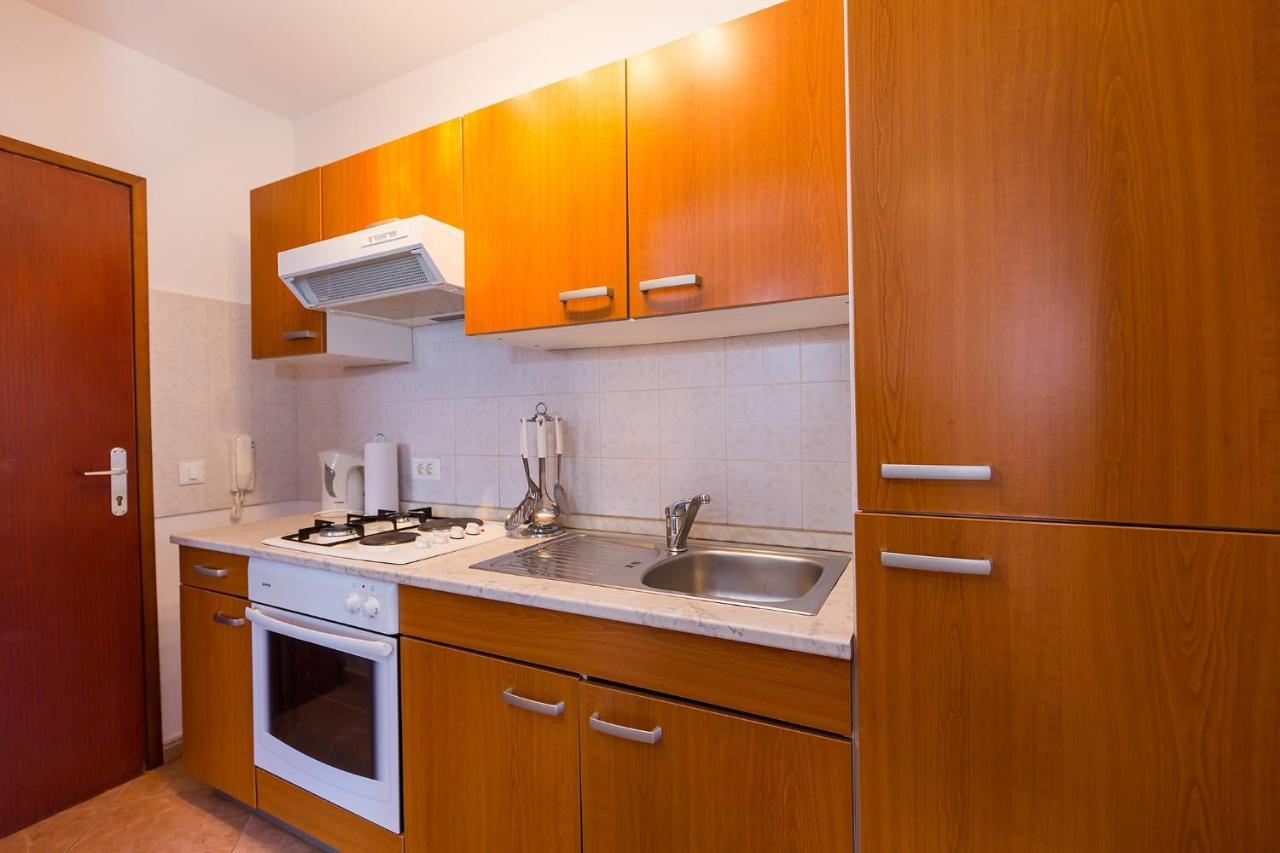 Apartments With A Swimming Pool Novigrad - 7078 Exterior foto